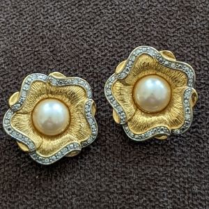 Vintage Soleil Gold and Faux Pearl Rhinestone Clip on Earrings